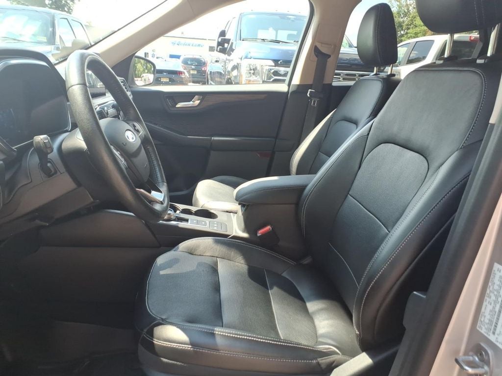 2020 Ford Escape Hybrid Titanium