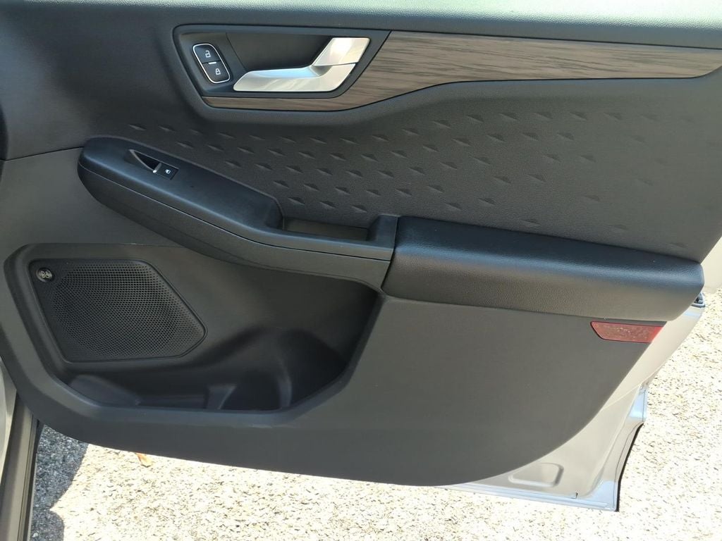 2020 Ford Escape Hybrid Titanium