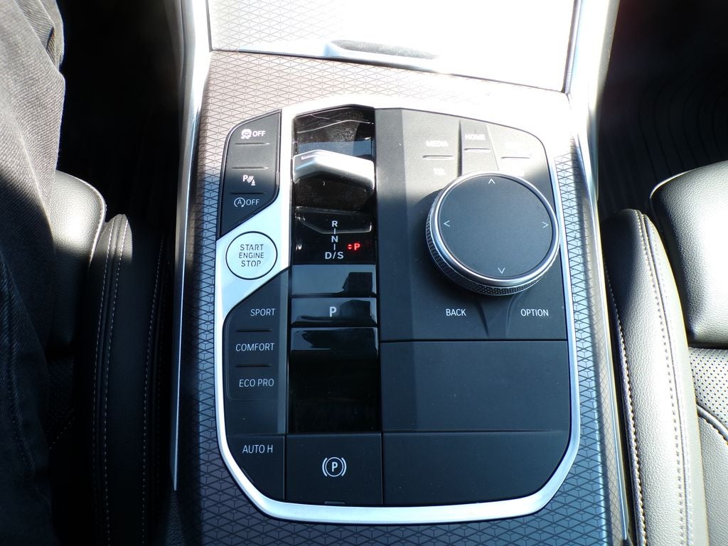 2025 BMW 3 Series 330i xDrive