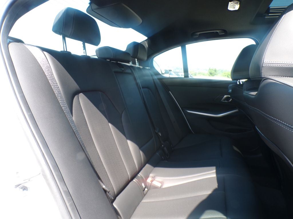 2025 BMW 3 Series 330i xDrive