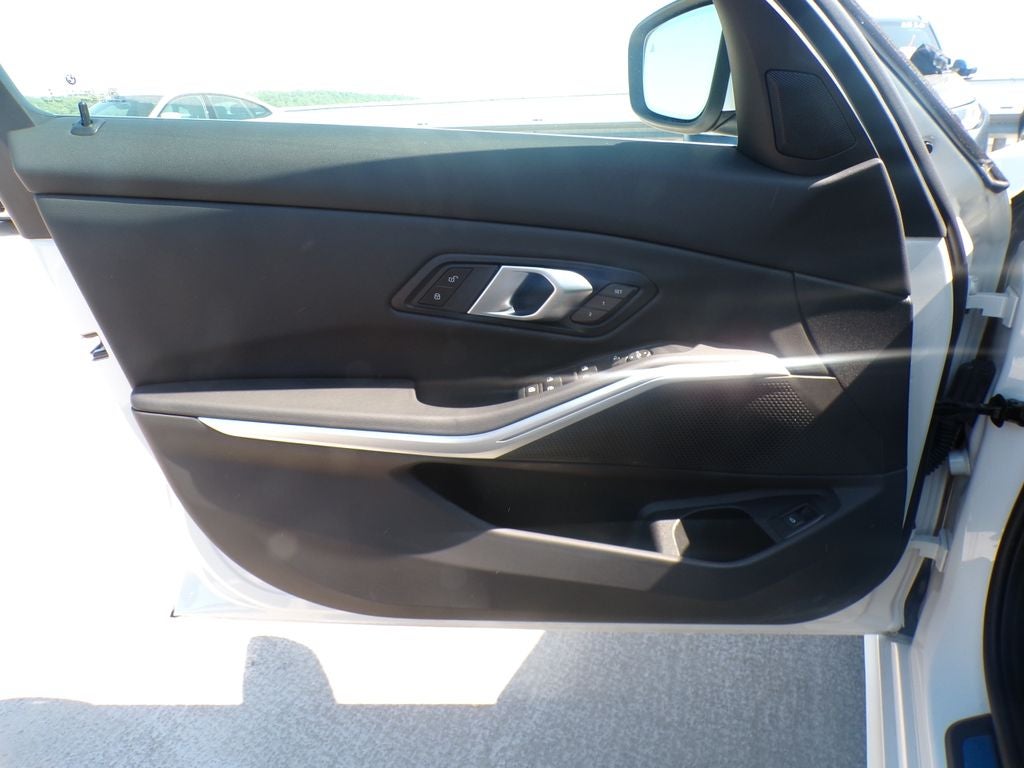 2025 BMW 3 Series 330i xDrive