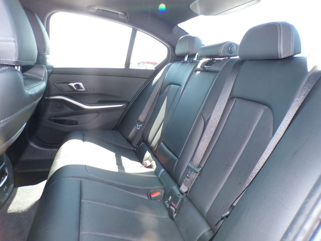 2025 BMW 3 Series 330i xDrive