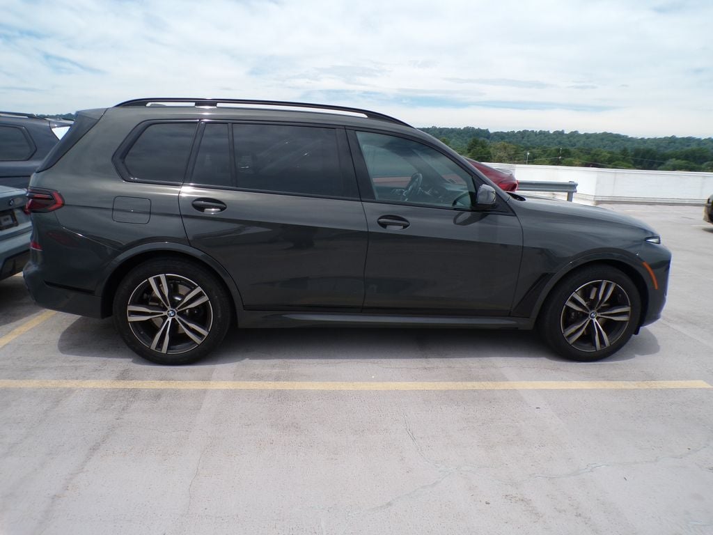 2025 BMW X7 xDrive40i