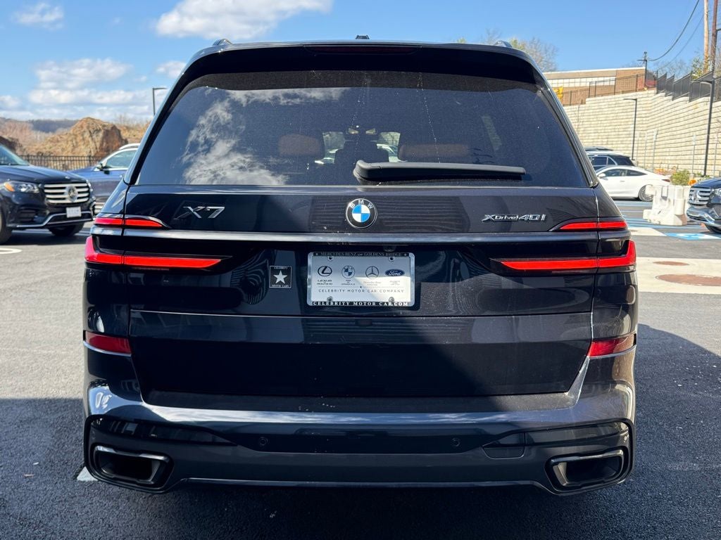 2025 BMW X7 xDrive40i