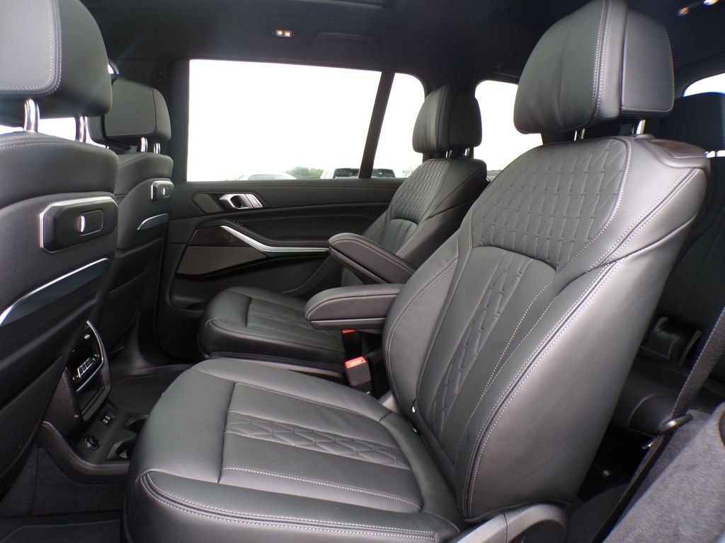 2026 BMW X7 M60i