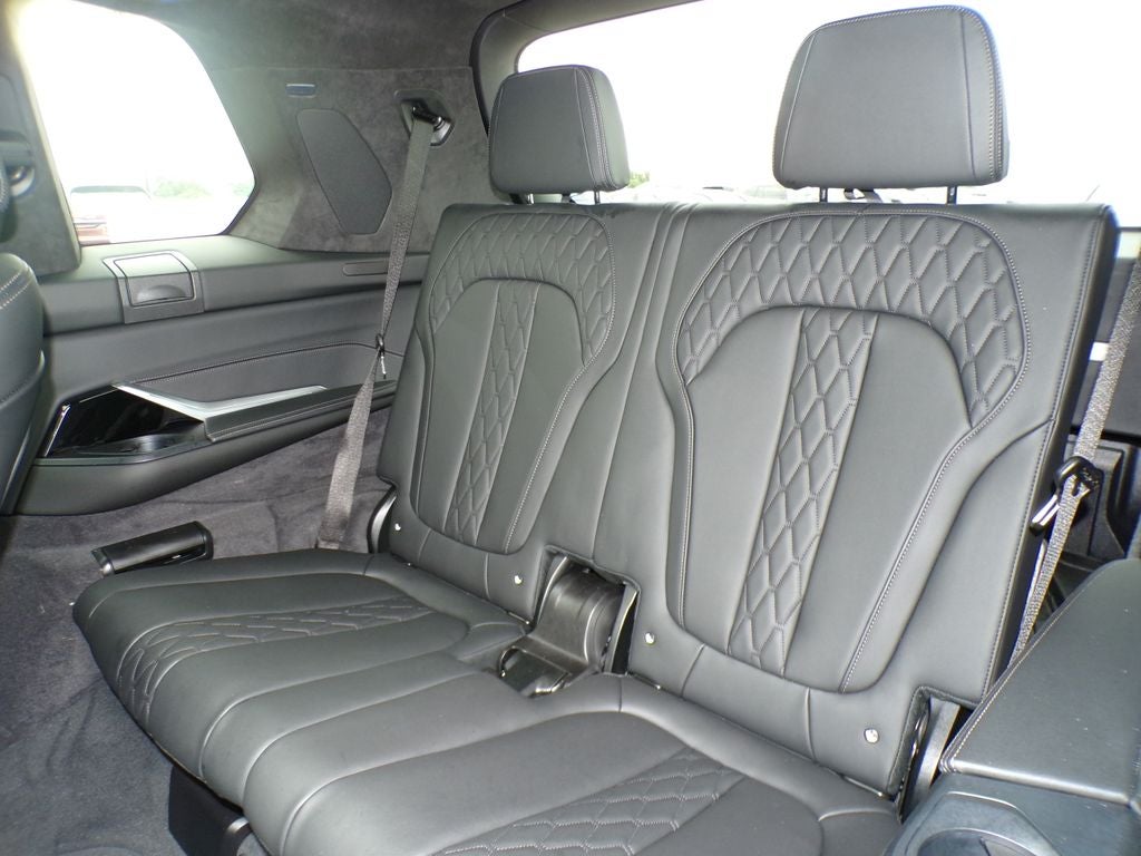 2026 BMW X7 M60i
