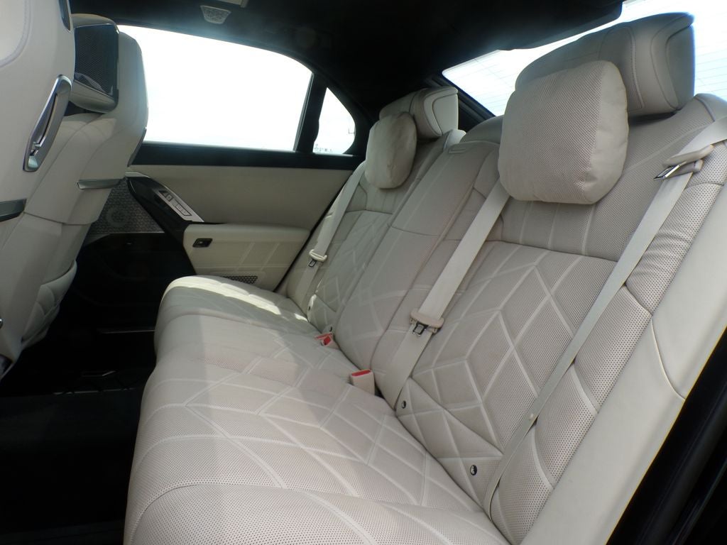 2023 BMW 7 Series 760i xDrive