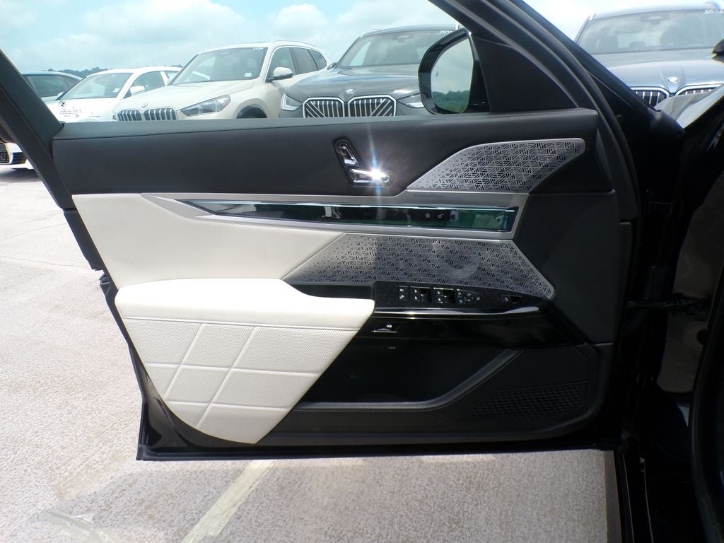2023 BMW 7 Series 760i xDrive