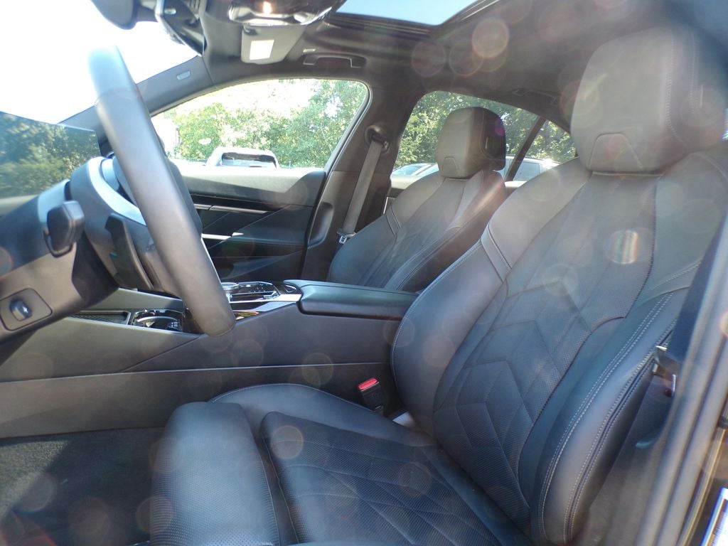 2025 BMW 5 Series 530i xDrive
