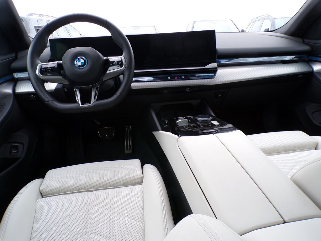 2025 BMW i5 xDrive40