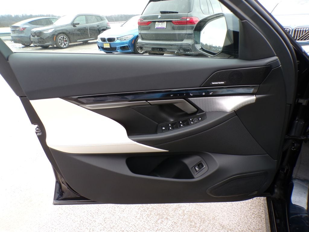2025 BMW i5 xDrive40
