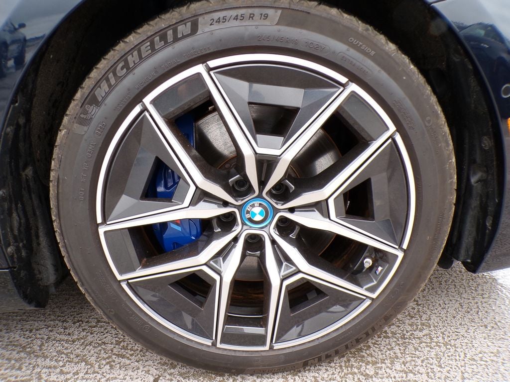 2025 BMW i5 xDrive40