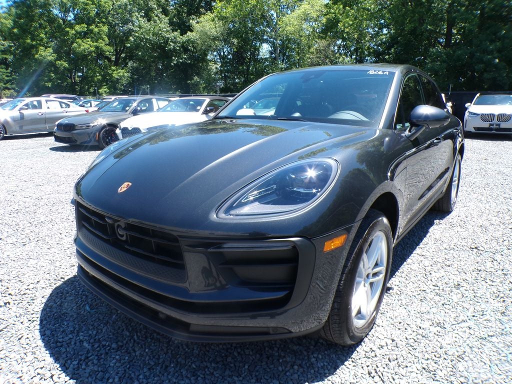 2025 Porsche Macan Base
