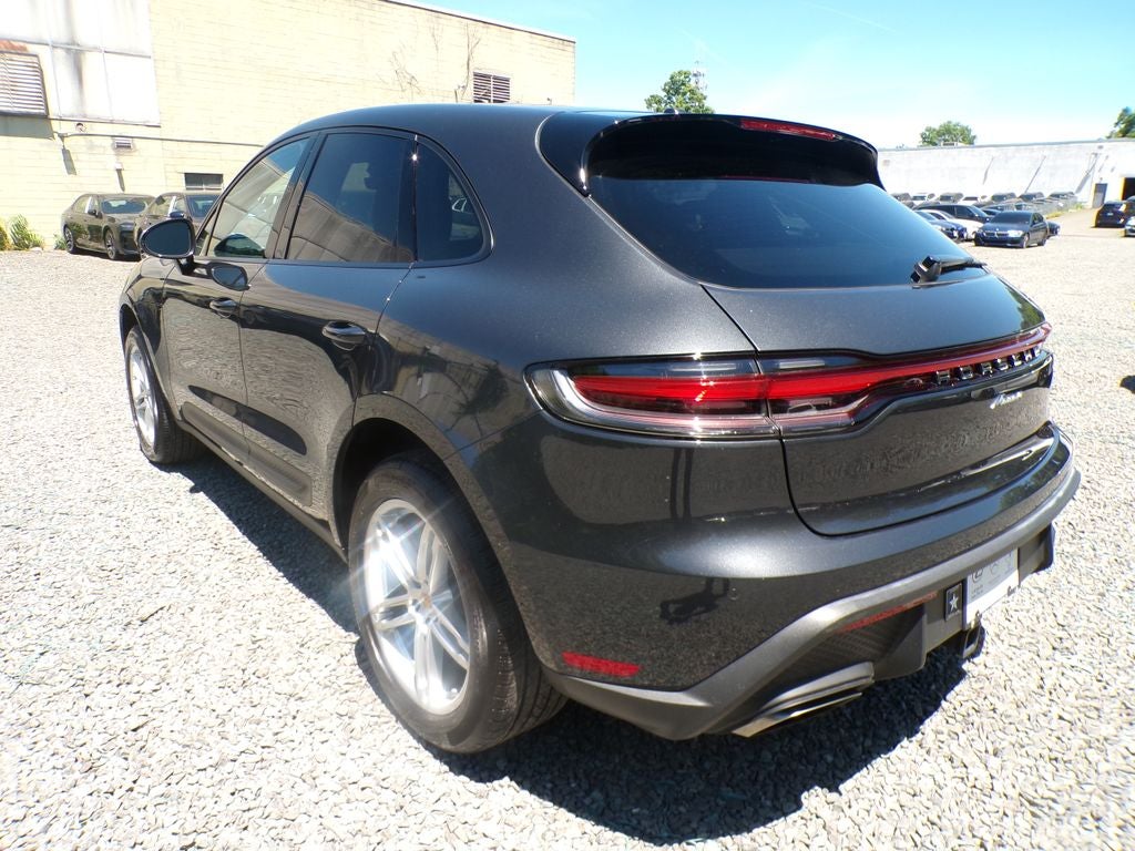 2025 Porsche Macan Base