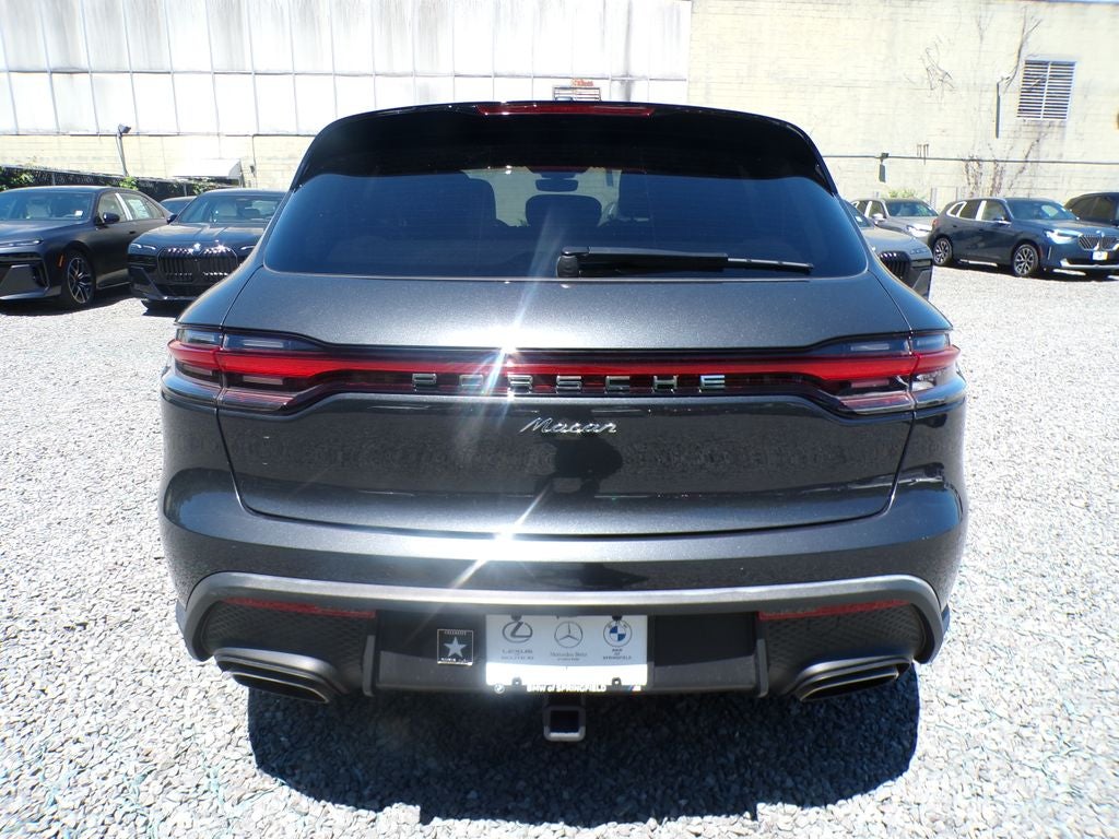 2025 Porsche Macan Base
