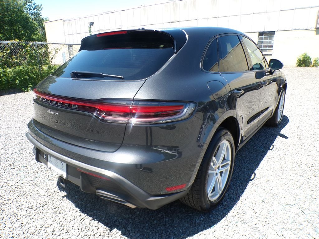 2025 Porsche Macan Base