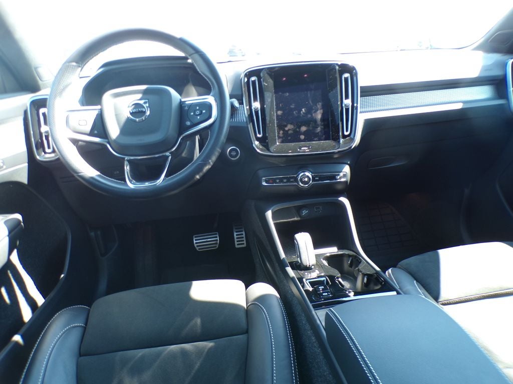 2021 Volvo XC40 R-Design