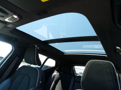 2021 Volvo XC40 R-Design