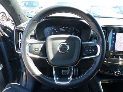 2021 Volvo XC40 R-Design