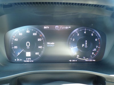2021 Volvo XC40 R-Design
