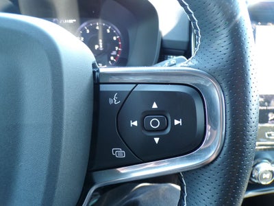 2021 Volvo XC40 R-Design