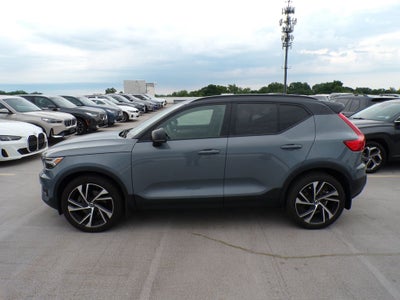 2021 Volvo XC40 R-Design
