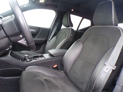 2021 Volvo XC40 R-Design