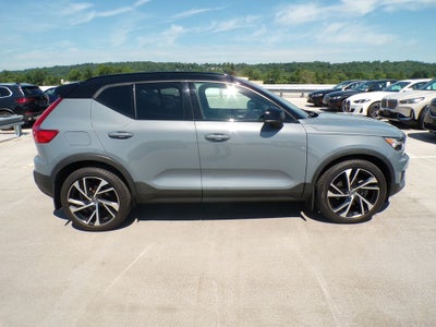 2021 Volvo XC40 R-Design