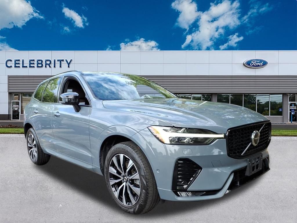 2023 Volvo XC60 B5 Plus Dark Theme