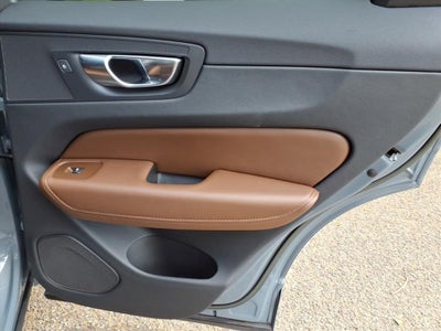 2023 Volvo XC60 B5 Plus Dark Theme