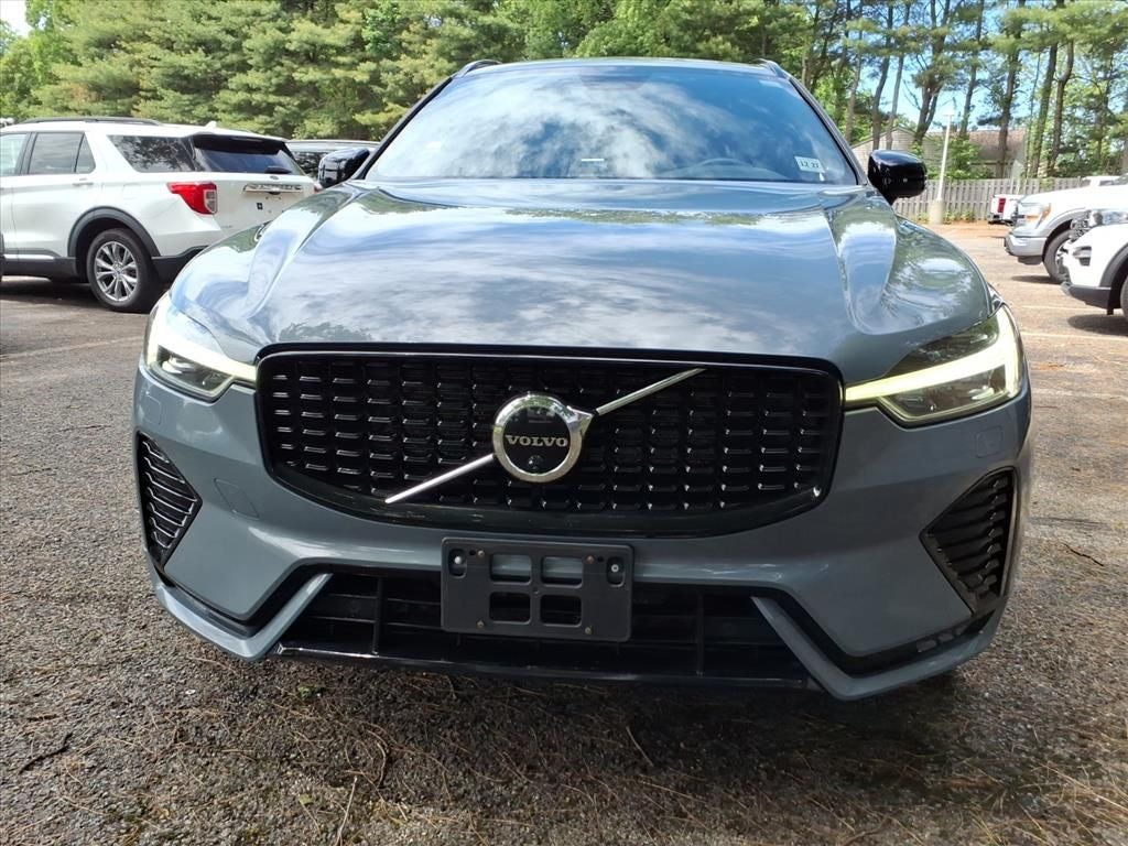 2023 Volvo XC60 B5 Plus Dark Theme