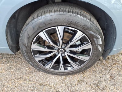 2023 Volvo XC60 B5 Plus Dark Theme