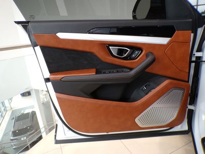 2019 Lamborghini Urus Base