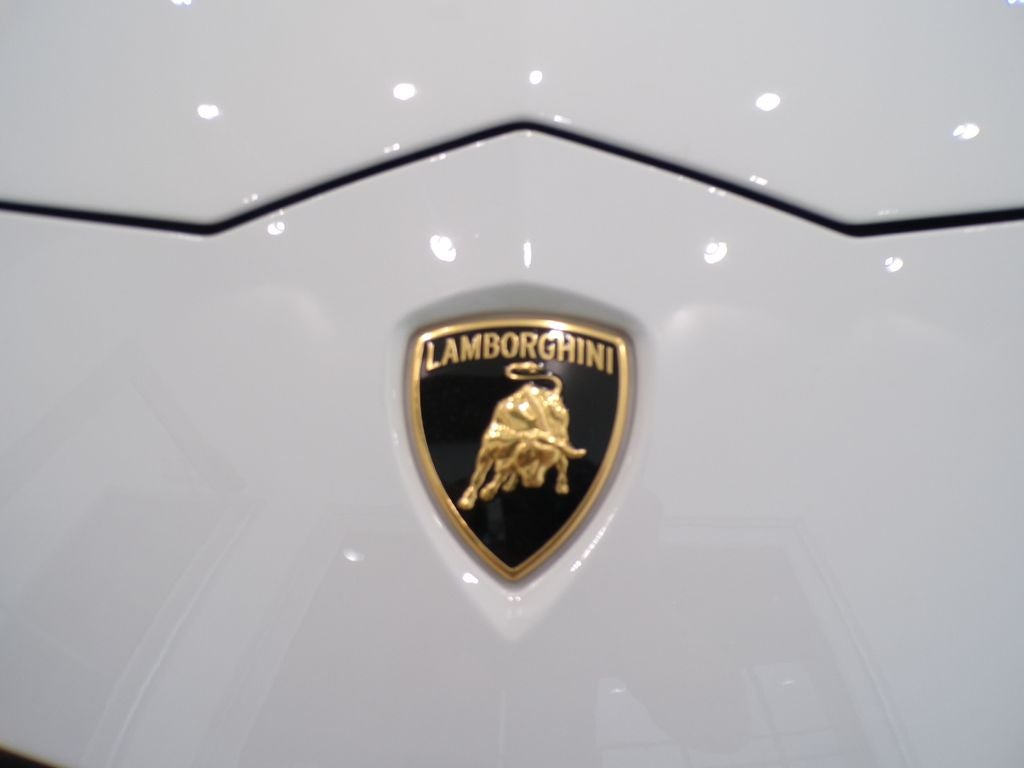 2019 Lamborghini Urus Base